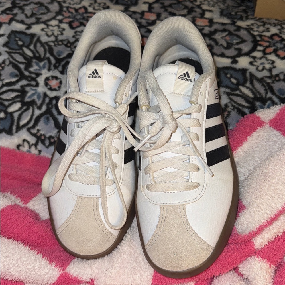 Adidas - Picture 2 of 4